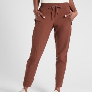 Athleta Trekki North Joggers 0P Cognac Brown